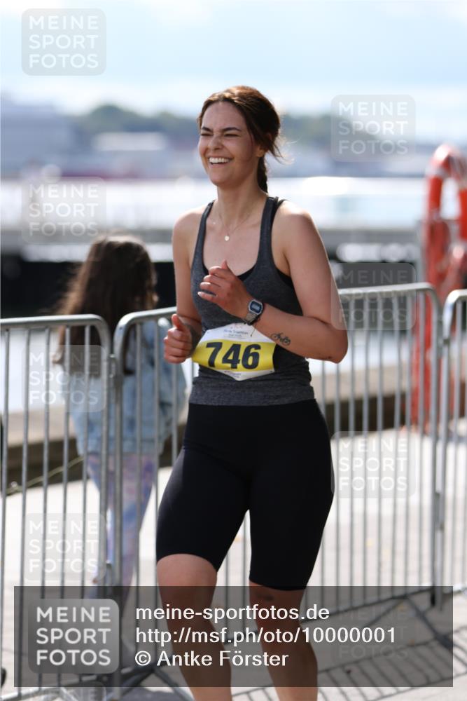 16.08.2026 - KN Förde Triathlon 2026 Antke Förster http://msf.ph/oto/10000001 16.08.2026 13:59:08 Laufen  meine-sportfotos.de