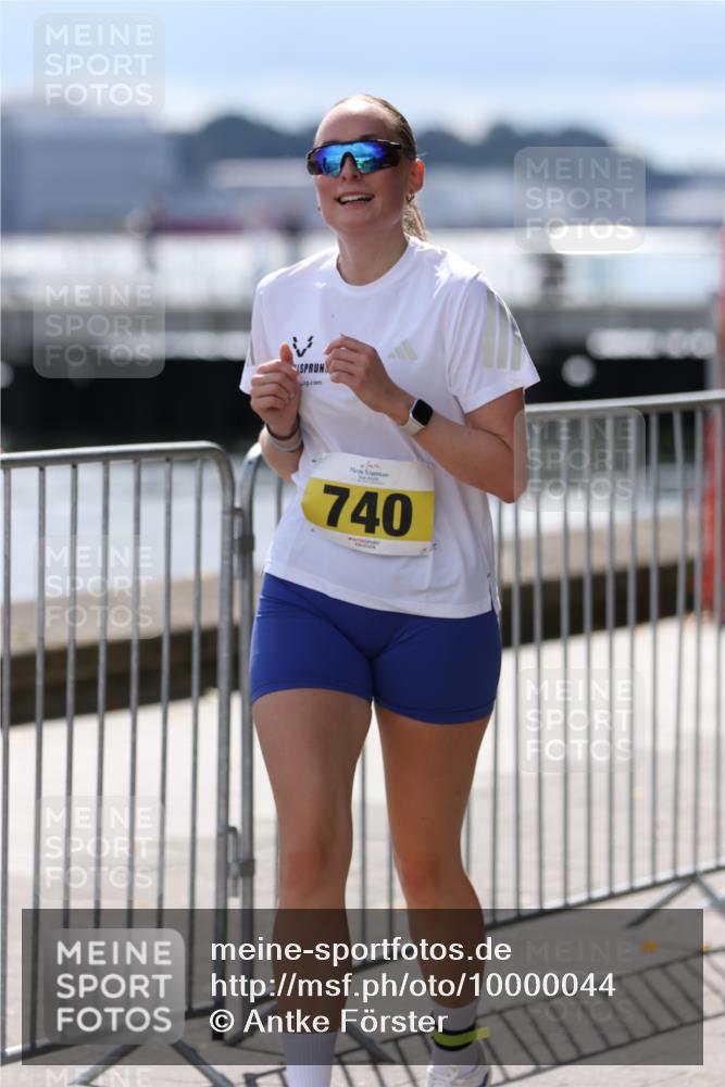 16.08.2026 - KN Förde Triathlon 2026 Antke Förster http://msf.ph/oto/10000044 16.08.2026 14:00:02 Laufen  meine-sportfotos.de