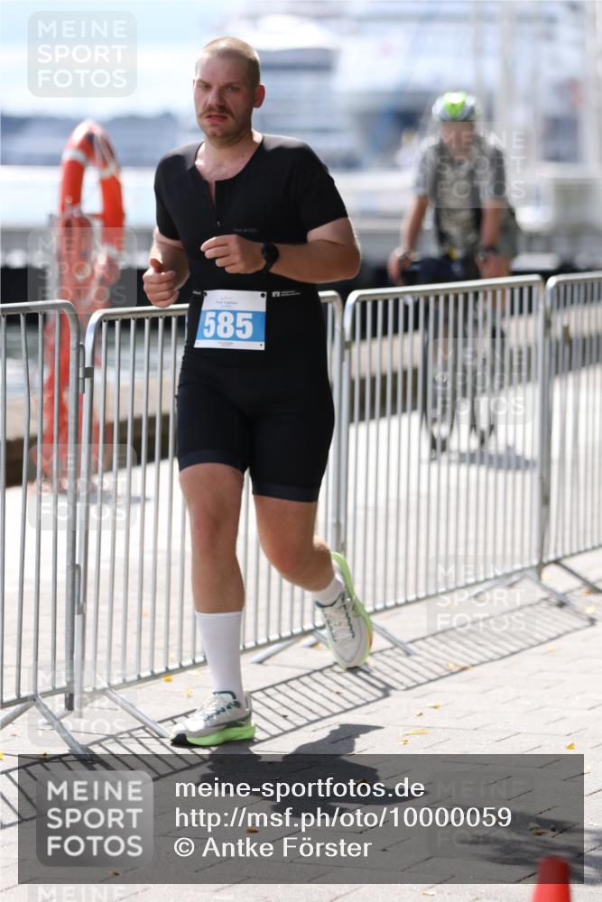 16.08.2026 - KN Förde Triathlon 2026 Antke Förster http://msf.ph/oto/10000059 16.08.2026 14:00:26 Laufen  meine-sportfotos.de