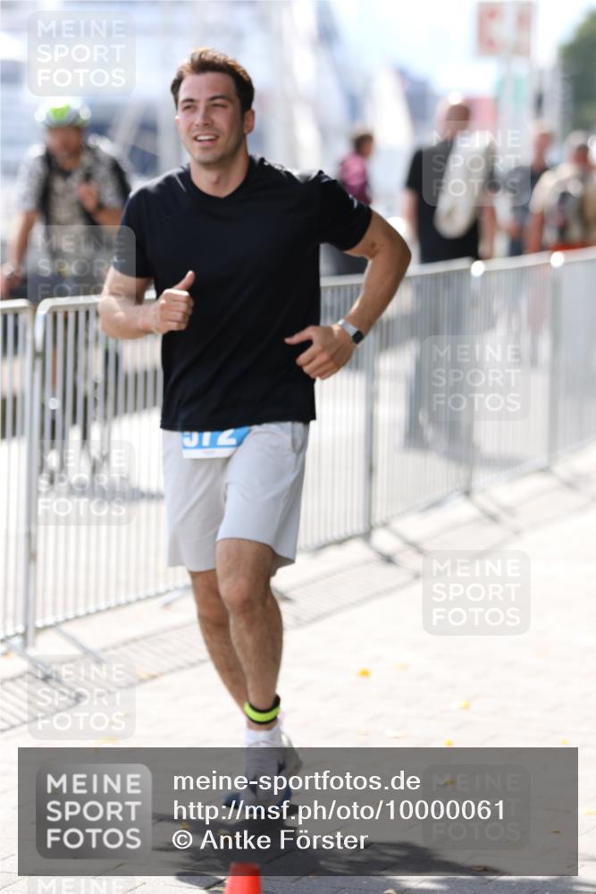 16.08.2026 - KN Förde Triathlon 2026 Antke Förster http://msf.ph/oto/10000061 16.08.2026 14:00:27 Laufen  meine-sportfotos.de