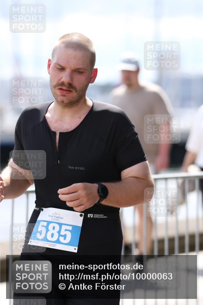16.08.2026 - KN Förde Triathlon 2026 Antke Förster http://msf.ph/oto/10000063 16.08.2026 14:00:29 Laufen  meine-sportfotos.de