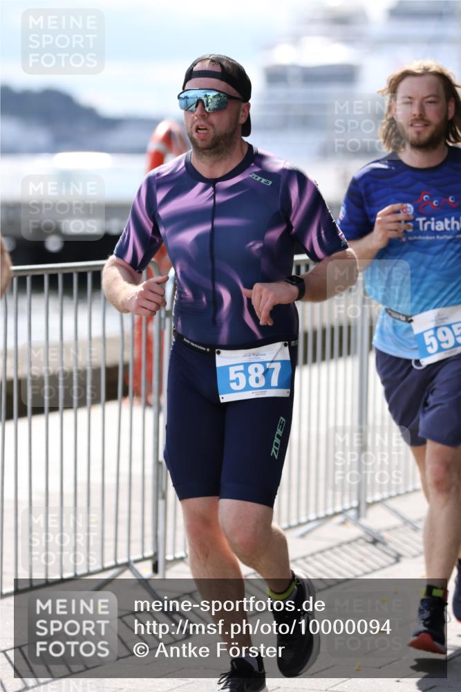 16.08.2026 - KN Förde Triathlon 2026 Antke Förster http://msf.ph/oto/10000094 16.08.2026 14:01:20 Laufen  meine-sportfotos.de