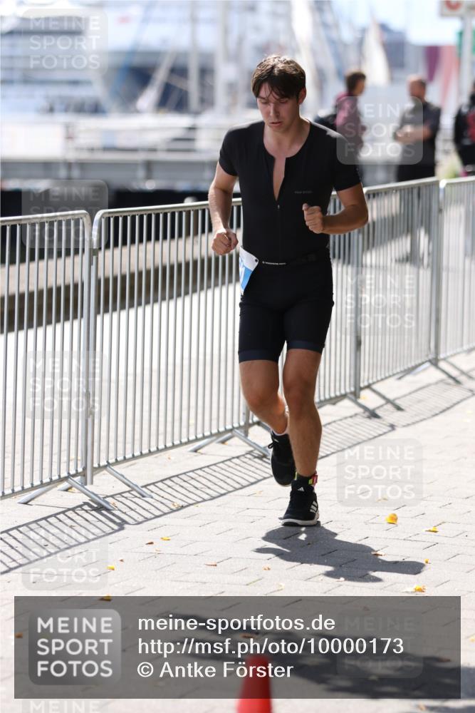 16.08.2026 - KN Förde Triathlon 2026 Antke Förster http://msf.ph/oto/10000173 16.08.2026 14:03:10 Laufen  meine-sportfotos.de