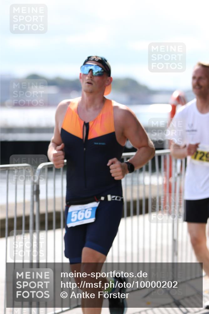 16.08.2026 - KN Förde Triathlon 2026 Antke Förster http://msf.ph/oto/10000202 16.08.2026 14:04:10 Laufen  meine-sportfotos.de