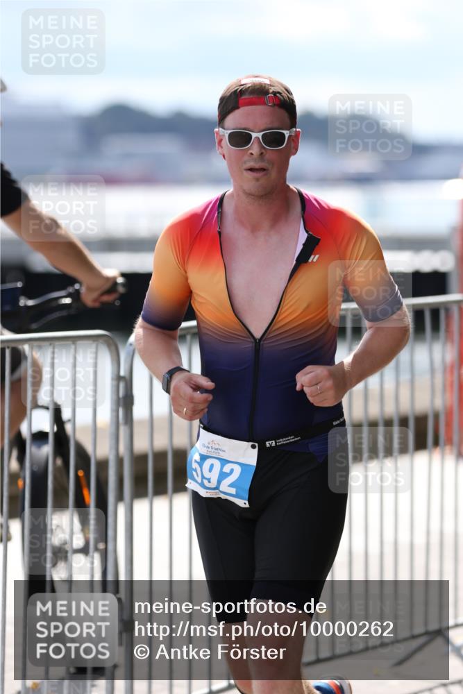 16.08.2026 - KN Förde Triathlon 2026 Antke Förster http://msf.ph/oto/10000262 16.08.2026 14:06:07 Laufen  meine-sportfotos.de
