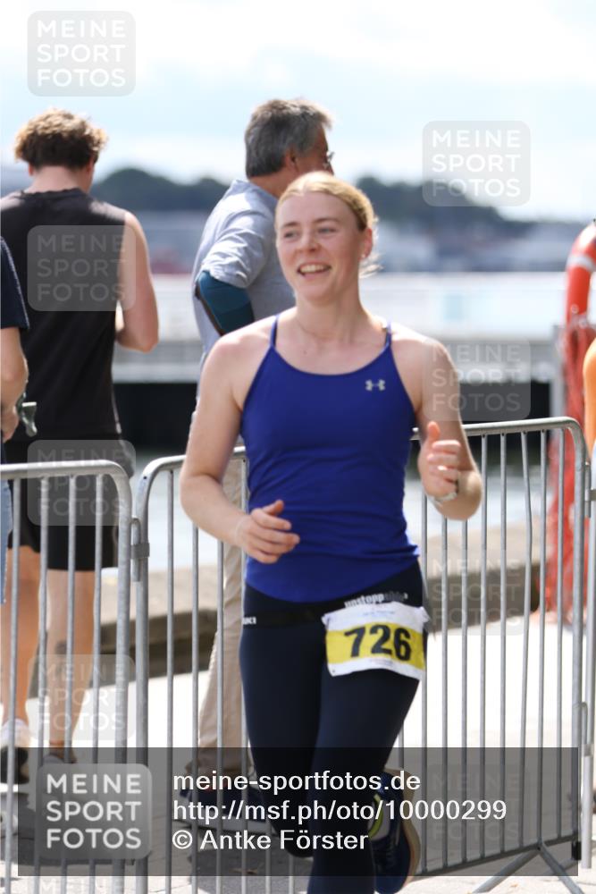 16.08.2026 - KN Förde Triathlon 2026 Antke Förster http://msf.ph/oto/10000299 16.08.2026 14:08:30 Laufen  meine-sportfotos.de