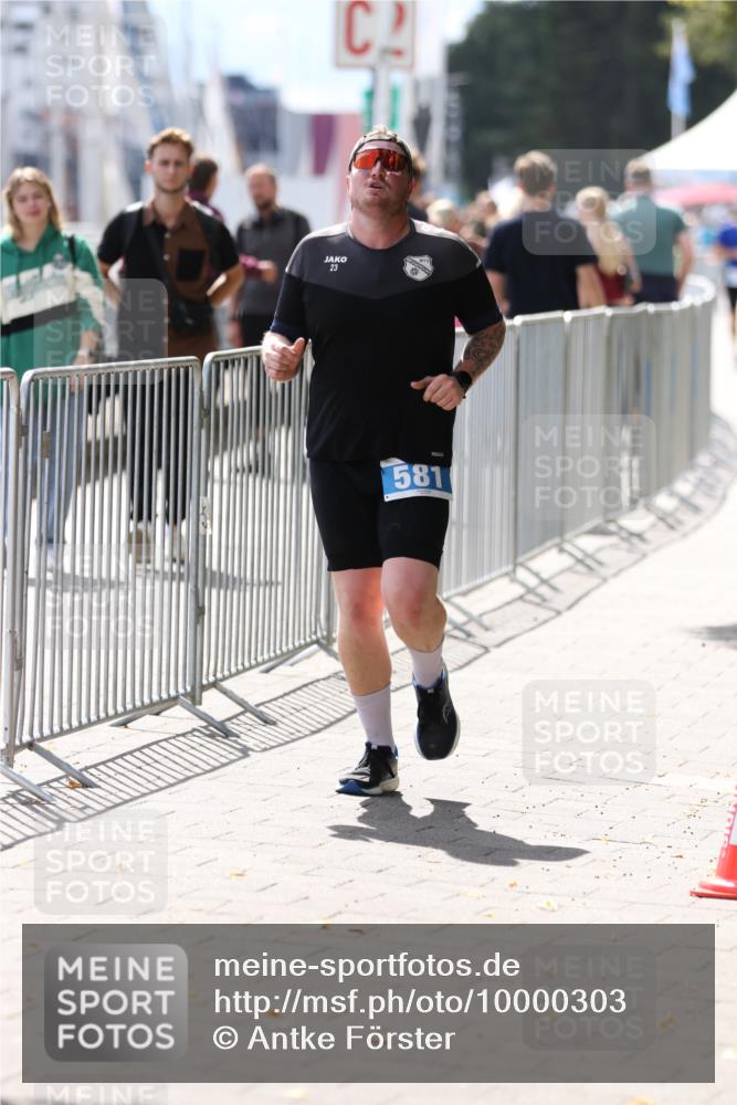 16.08.2026 - KN Förde Triathlon 2026 Antke Förster http://msf.ph/oto/10000303 16.08.2026 14:08:46 Laufen  meine-sportfotos.de