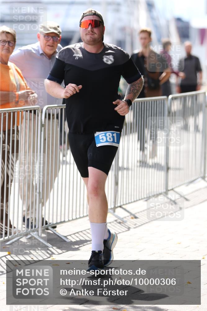 16.08.2026 - KN Förde Triathlon 2026 Antke Förster http://msf.ph/oto/10000306 16.08.2026 14:08:47 Laufen  meine-sportfotos.de