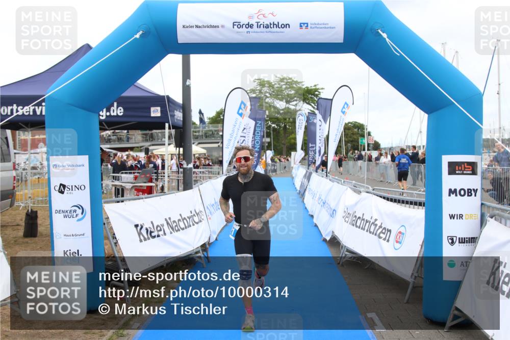 16.08.2026 - KN Förde Triathlon 2026 Markus Tischler http://msf.ph/oto/10000314 16.08.2026 12:17:17 Ziel 347, 364, 421, 347, 364, 421 meine-sportfotos.de
