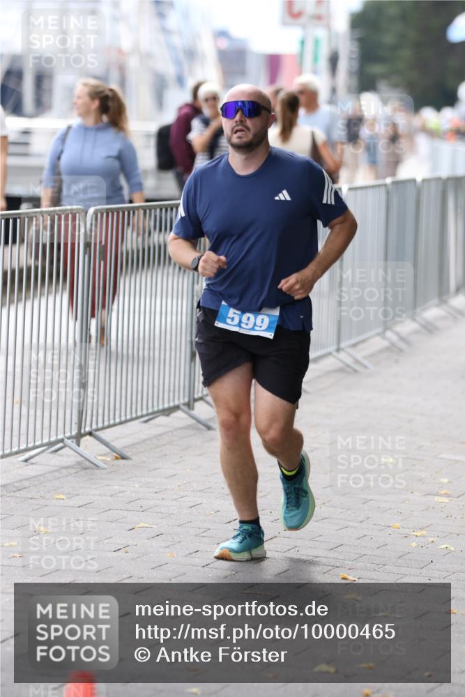 16.08.2026 - KN Förde Triathlon 2026 Antke Förster http://msf.ph/oto/10000465 16.08.2026 14:17:01 Laufen  meine-sportfotos.de