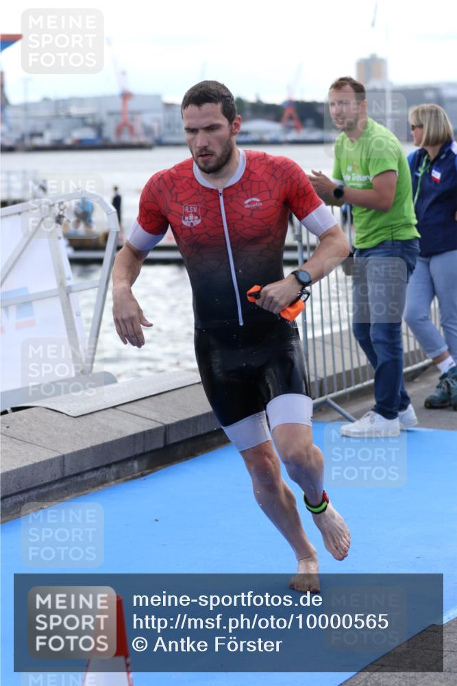 16.08.2026 - KN Förde Triathlon 2026 Antke Förster http://msf.ph/oto/10000565 16.08.2026 14:48:55 Schwimmen 2, 3, 11, 13, 15, 8, 12, 14 meine-sportfotos.de