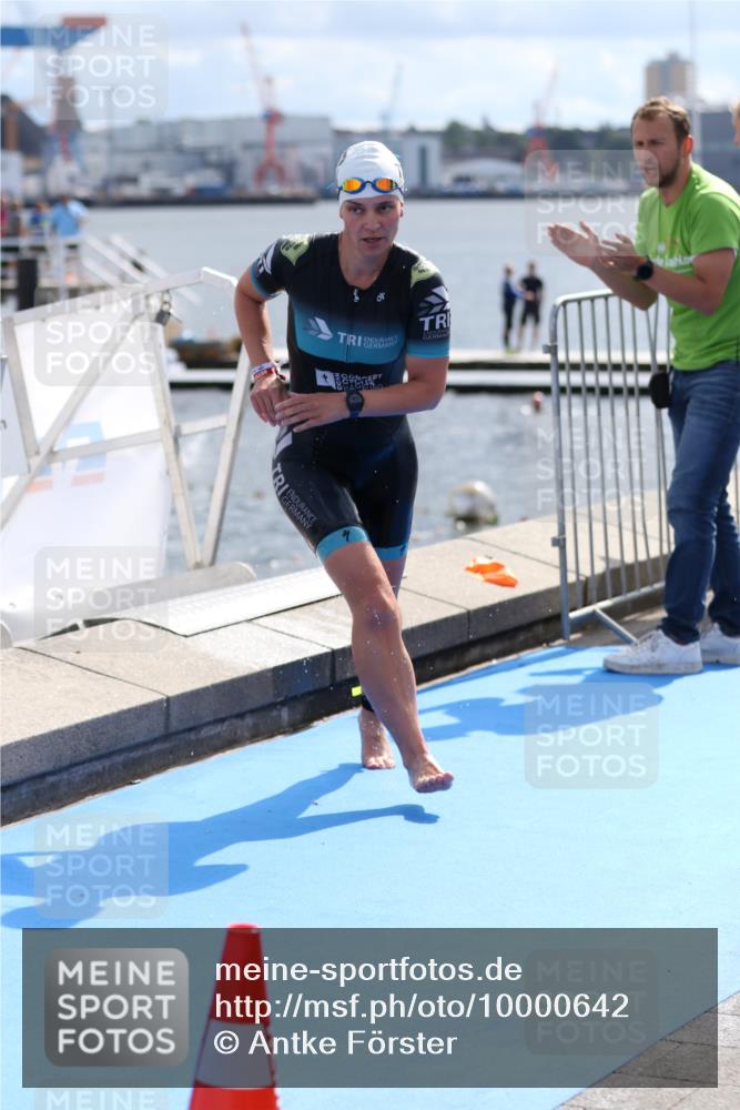16.08.2026 - KN Förde Triathlon 2026 Antke Förster http://msf.ph/oto/10000642 16.08.2026 14:55:02 Schwimmen 19, 22, 24, 28, 31, 34, 35, 21, 25, 26, 27, 28, 30, 36, 37 meine-sportfotos.de