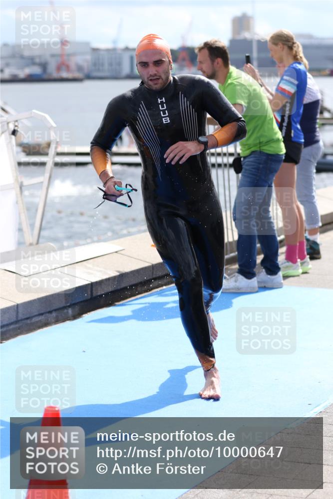 16.08.2026 - KN Förde Triathlon 2026 Antke Förster http://msf.ph/oto/10000647 16.08.2026 14:55:07 Schwimmen 19, 22, 24, 27, 28, 31, 34, 35, 21, 25, 26, 27, 30, 36, 37 meine-sportfotos.de
