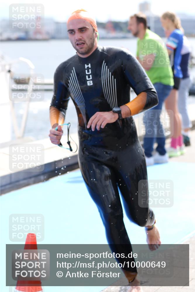 16.08.2026 - KN Förde Triathlon 2026 Antke Förster http://msf.ph/oto/10000649 16.08.2026 14:55:07 Schwimmen 19, 22, 24, 27, 28, 31, 34, 35, 21, 25, 26, 27, 30, 36, 37 meine-sportfotos.de