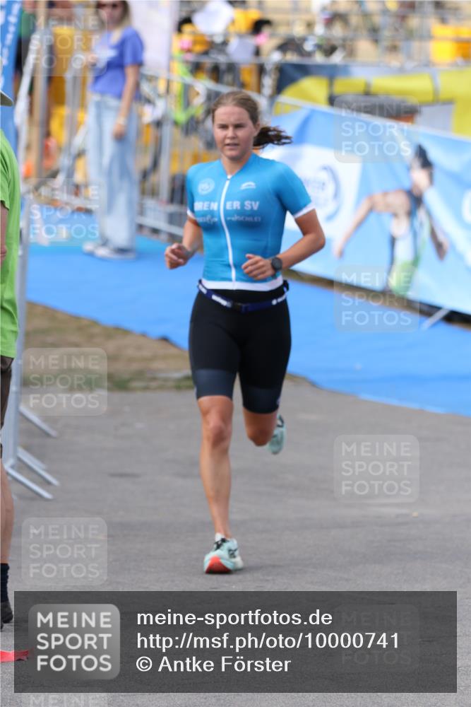 16.08.2026 - KN Förde Triathlon 2026 Antke Förster http://msf.ph/oto/10000741 16.08.2026 15:06:06 Laufen  meine-sportfotos.de