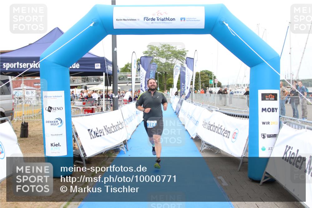 16.08.2026 - KN Förde Triathlon 2026 Markus Tischler http://msf.ph/oto/10000771 16.08.2026 12:24:21 Ziel 374, 374 meine-sportfotos.de