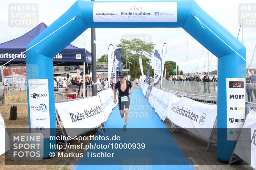 16.08.2026 - KN Förde Triathlon 2026 Markus Tischler http://msf.ph/oto/10000939 16.08.2026 12:26:41 Ziel 802, 802 meine-sportfotos.de