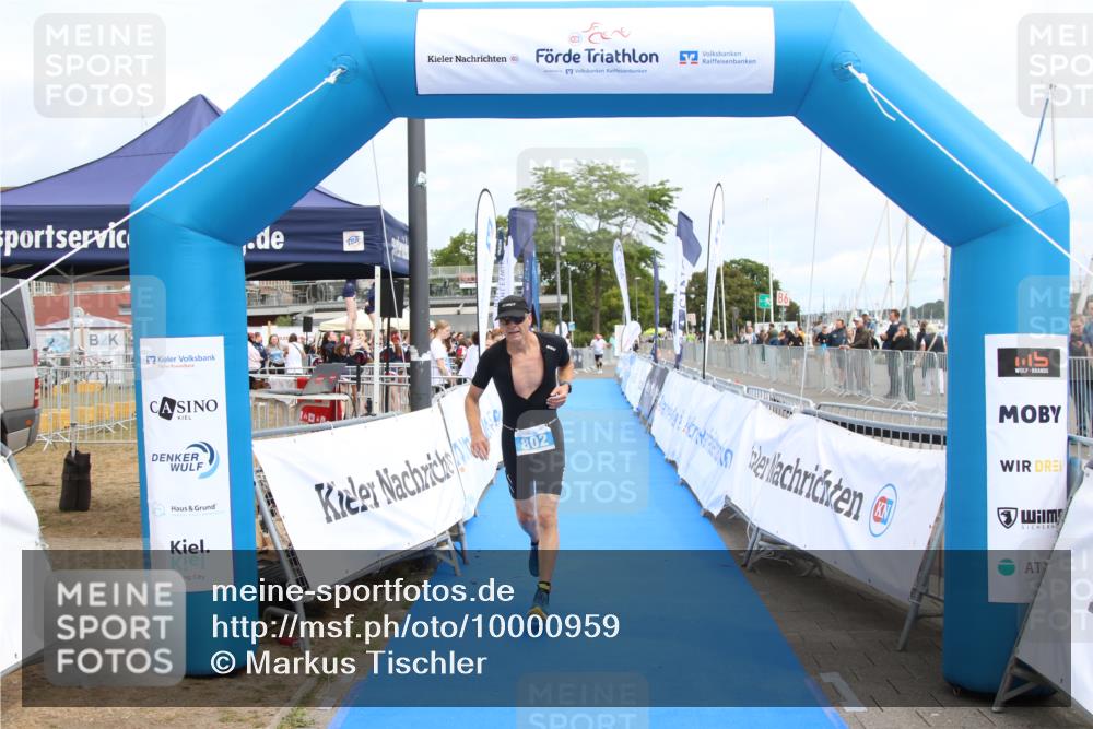 16.08.2026 - KN Förde Triathlon 2026 Markus Tischler http://msf.ph/oto/10000959 16.08.2026 12:26:42 Ziel 802, 802 meine-sportfotos.de