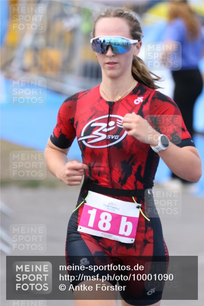16.08.2026 - KN Förde Triathlon 2026 Antke Förster http://msf.ph/oto/10001090 16.08.2026 15:42:17 Laufen  meine-sportfotos.de