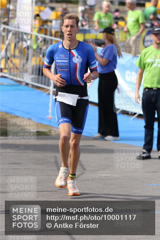 16.08.2026 - KN Förde Triathlon 2026 Antke Förster http://msf.ph/oto/10001117 16.08.2026 15:45:56 Laufen  meine-sportfotos.de