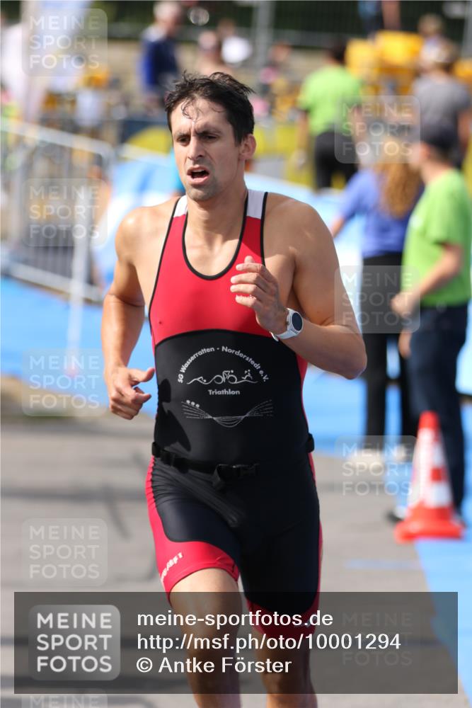 16.08.2026 - KN Förde Triathlon 2026 Antke Förster http://msf.ph/oto/10001294 16.08.2026 15:59:55 Laufen  meine-sportfotos.de