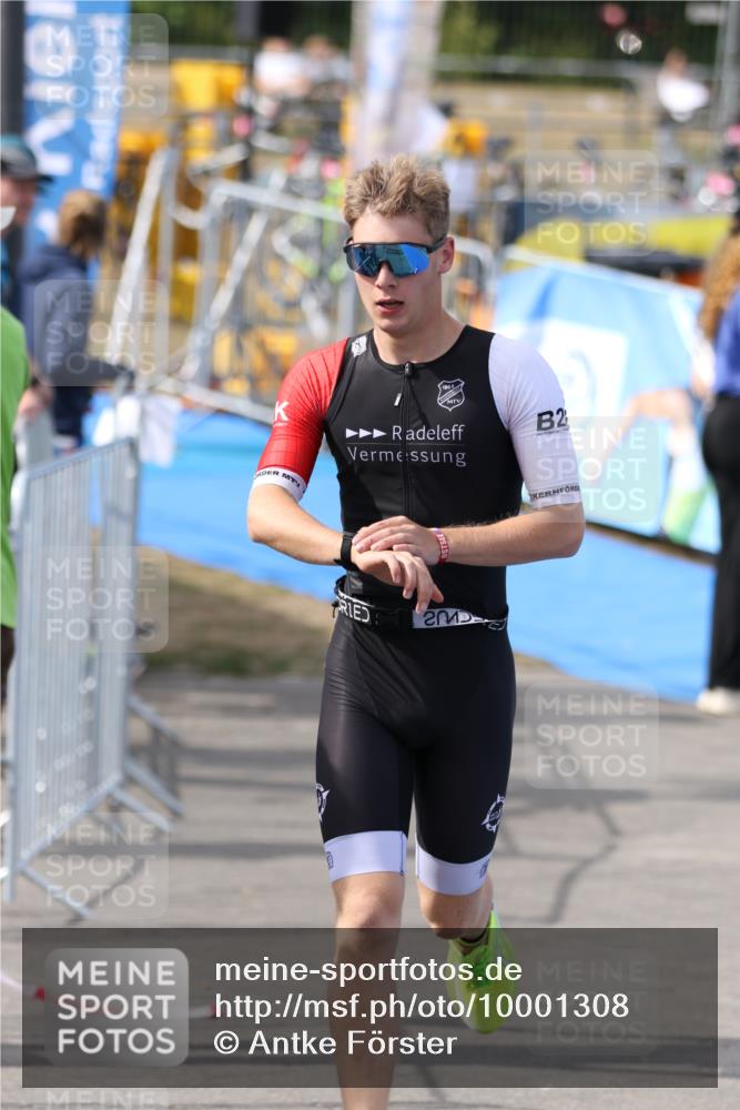 16.08.2026 - KN Förde Triathlon 2026 Antke Förster http://msf.ph/oto/10001308 16.08.2026 16:00:45 Laufen  meine-sportfotos.de