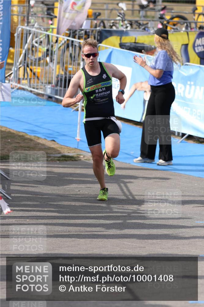 16.08.2026 - KN Förde Triathlon 2026 Antke Förster http://msf.ph/oto/10001408 16.08.2026 16:14:14 Laufen  meine-sportfotos.de
