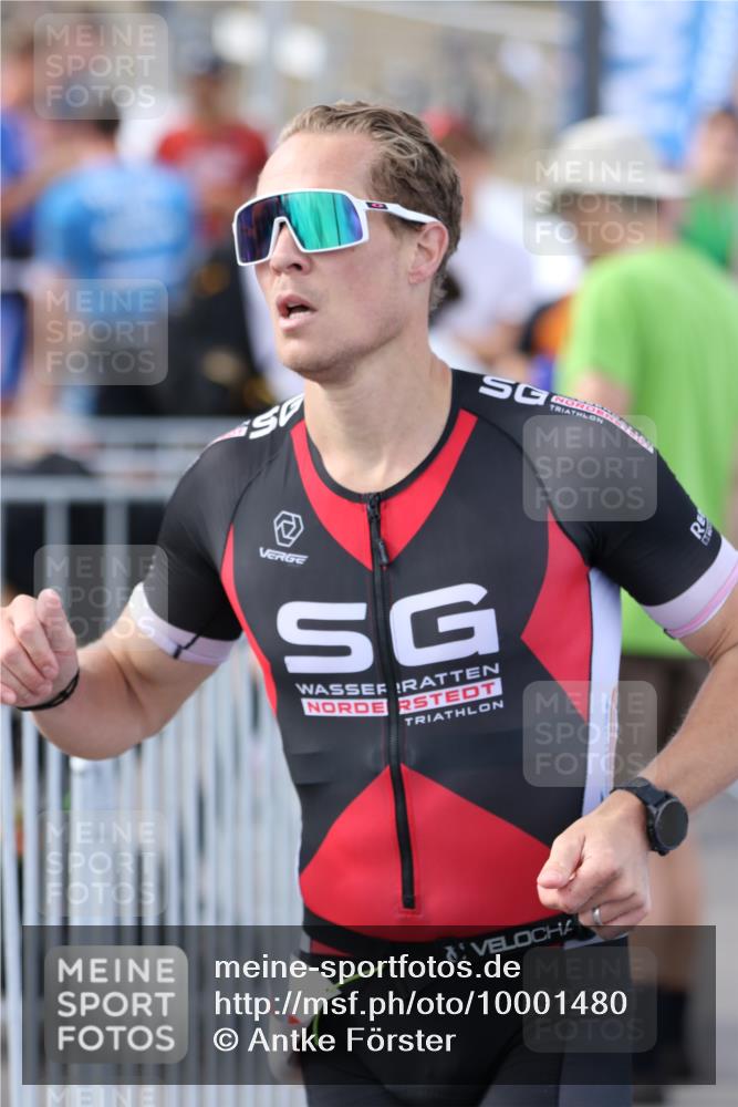 16.08.2026 - KN Förde Triathlon 2026 Antke Förster http://msf.ph/oto/10001480 16.08.2026 16:23:51 Laufen  meine-sportfotos.de