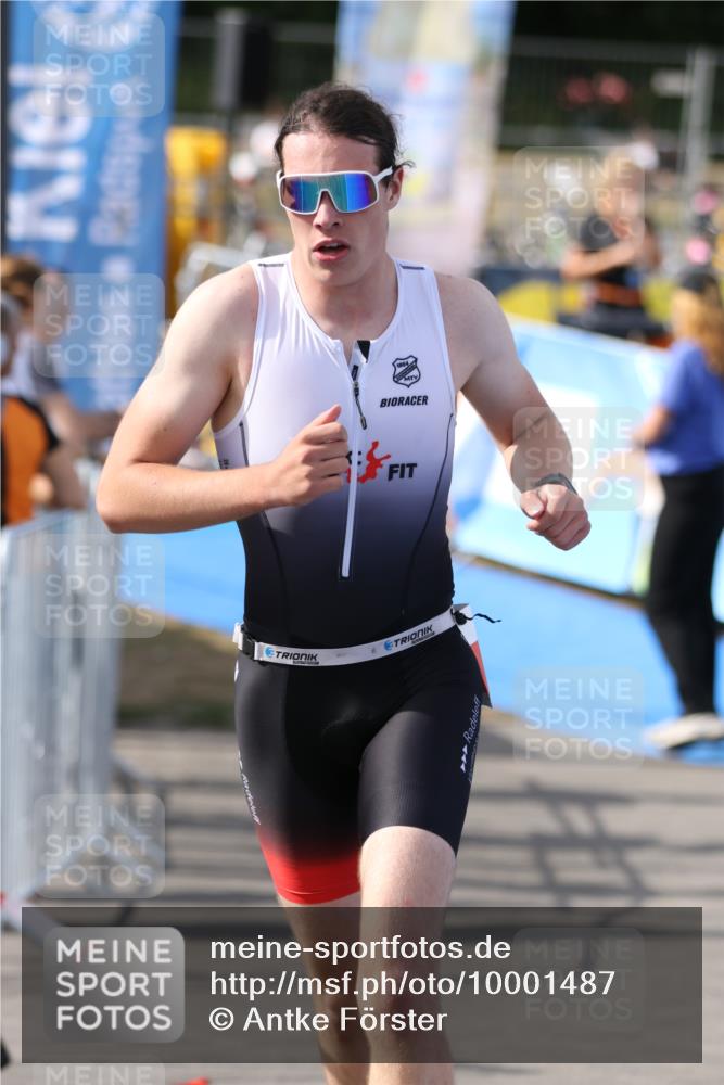 16.08.2026 - KN Förde Triathlon 2026 Antke Förster http://msf.ph/oto/10001487 16.08.2026 16:24:16 Laufen  meine-sportfotos.de