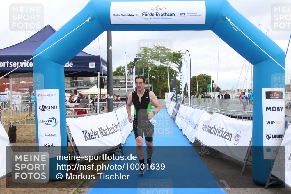 16.08.2026 - KN Förde Triathlon 2026 Markus Tischler http://msf.ph/oto/10001639 16.08.2026 12:47:39 Ziel 424, 424 meine-sportfotos.de