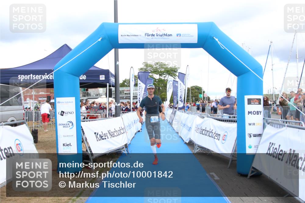16.08.2026 - KN Förde Triathlon 2026 Markus Tischler http://msf.ph/oto/10001842 16.08.2026 13:43:53 Ziel 513, 525, 513, 525 meine-sportfotos.de