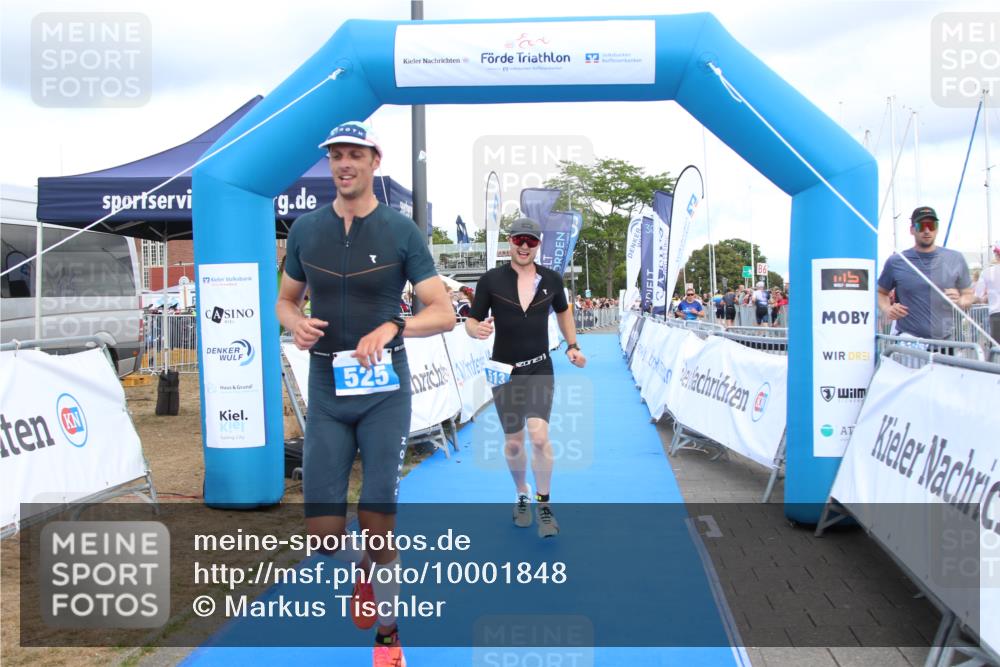 16.08.2026 - KN Förde Triathlon 2026 Markus Tischler http://msf.ph/oto/10001848 16.08.2026 13:43:54 Ziel 513, 525, 513, 525 meine-sportfotos.de