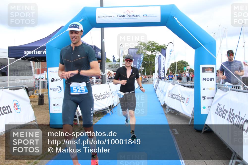 16.08.2026 - KN Förde Triathlon 2026 Markus Tischler http://msf.ph/oto/10001849 16.08.2026 13:43:54 Ziel 513, 525, 513, 525 meine-sportfotos.de