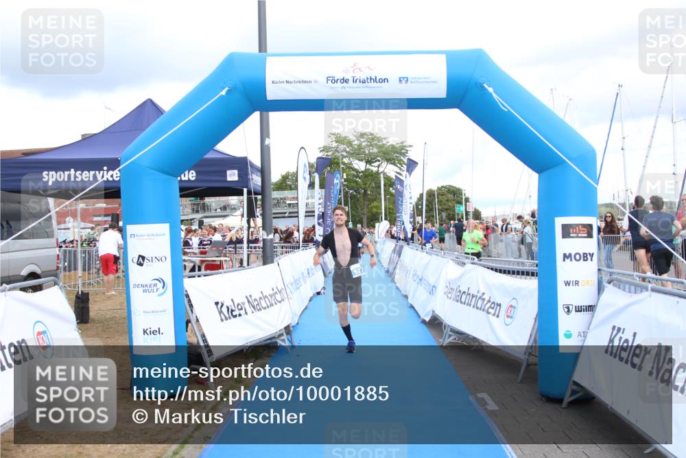 16.08.2026 - KN Förde Triathlon 2026 Markus Tischler http://msf.ph/oto/10001885 16.08.2026 13:44:53 Ziel 527, 540, 527, 540 meine-sportfotos.de