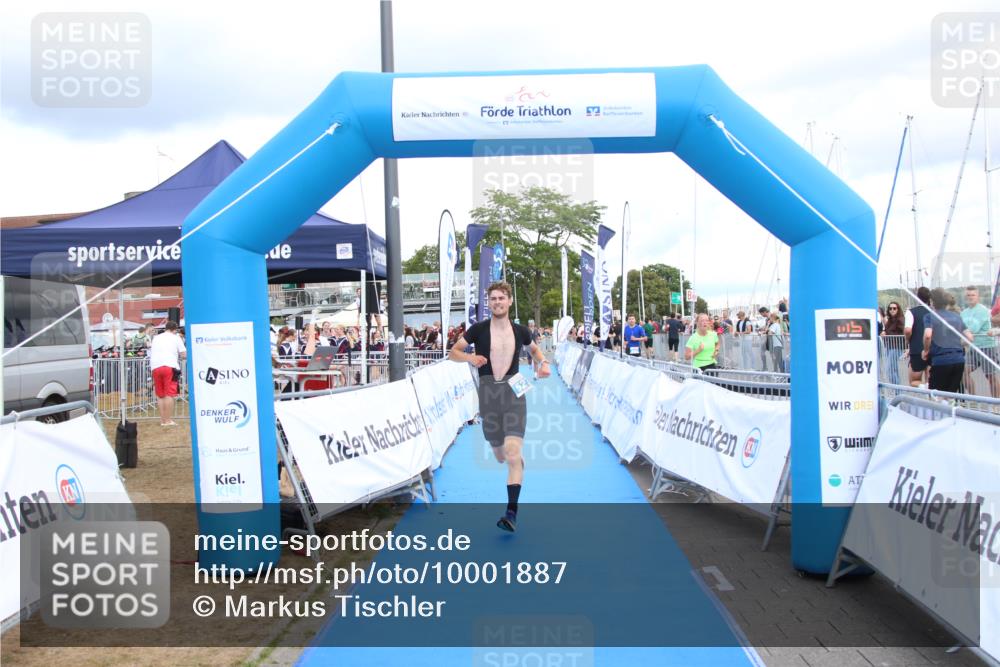 16.08.2026 - KN Förde Triathlon 2026 Markus Tischler http://msf.ph/oto/10001887 16.08.2026 13:44:53 Ziel 527, 540, 527, 540 meine-sportfotos.de