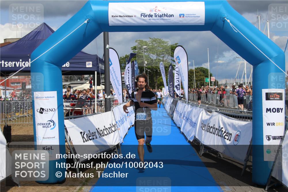 16.08.2026 - KN Förde Triathlon 2026 Markus Tischler http://msf.ph/oto/10002043 16.08.2026 13:49:49 Ziel 590, 701, 705, 590, 701, 705 meine-sportfotos.de