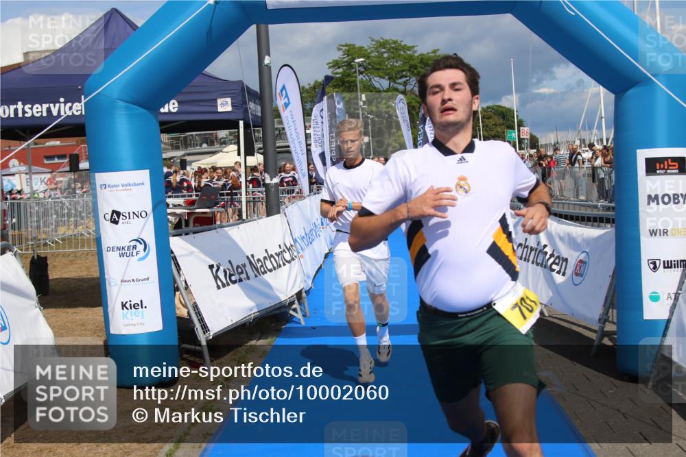 16.08.2026 - KN Förde Triathlon 2026 Markus Tischler http://msf.ph/oto/10002060 16.08.2026 13:49:54 Ziel 590, 701, 705, 590, 701, 705 meine-sportfotos.de