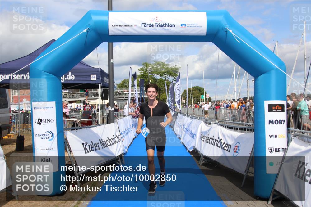 16.08.2026 - KN Förde Triathlon 2026 Markus Tischler http://msf.ph/oto/10002850 16.08.2026 14:14:44 Ziel 601, 601 meine-sportfotos.de