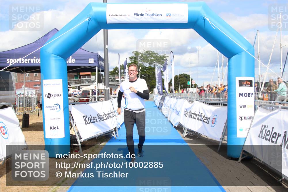 16.08.2026 - KN Förde Triathlon 2026 Markus Tischler http://msf.ph/oto/10002885 16.08.2026 14:16:52 Ziel 734, 734 meine-sportfotos.de