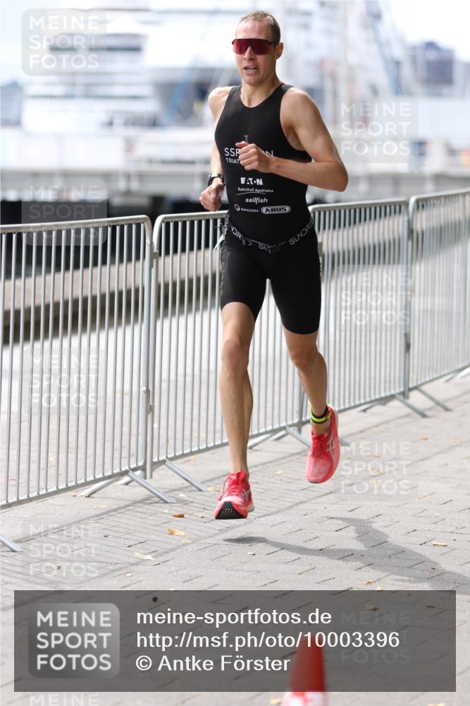 16.08.2026 - KN Förde Triathlon 2026 Antke Förster http://msf.ph/oto/10003396 16.08.2026 13:16:39 Laufen  meine-sportfotos.de