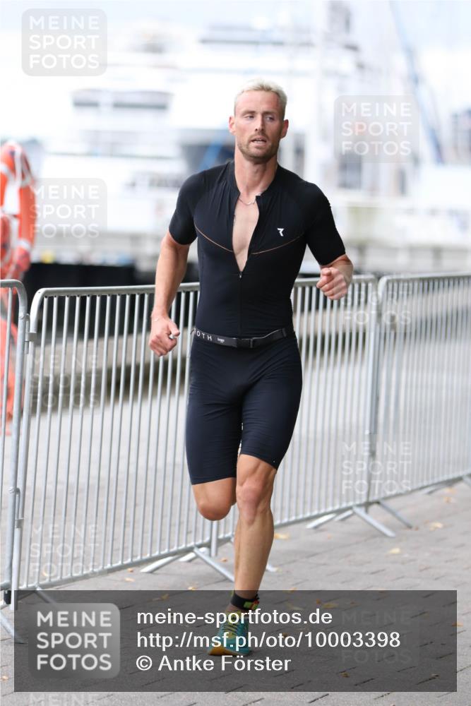 16.08.2026 - KN Förde Triathlon 2026 Antke Förster http://msf.ph/oto/10003398 16.08.2026 11:36:34 Laufen  meine-sportfotos.de
