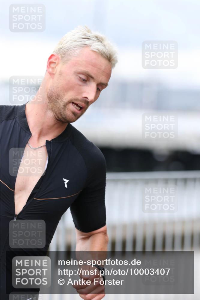 16.08.2026 - KN Förde Triathlon 2026 Antke Förster http://msf.ph/oto/10003407 16.08.2026 11:36:36 Laufen  meine-sportfotos.de