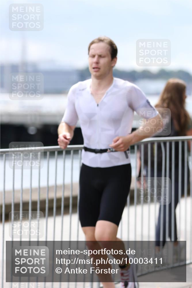 16.08.2026 - KN Förde Triathlon 2026 Antke Förster http://msf.ph/oto/10003411 16.08.2026 13:16:53 Laufen  meine-sportfotos.de