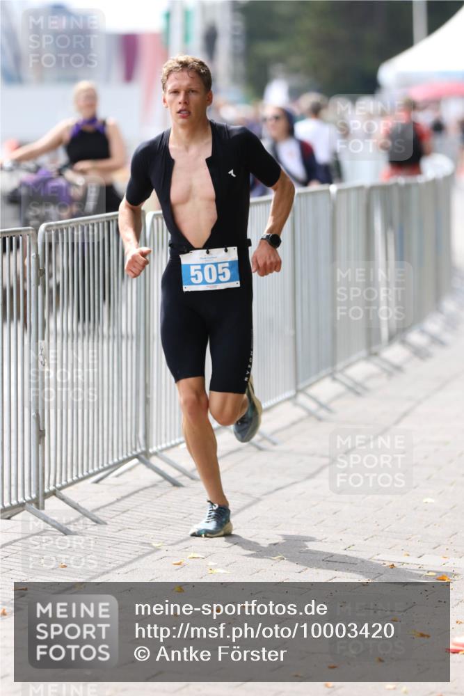 16.08.2026 - KN Förde Triathlon 2026 Antke Förster http://msf.ph/oto/10003420 16.08.2026 13:21:48 Laufen 505 meine-sportfotos.de