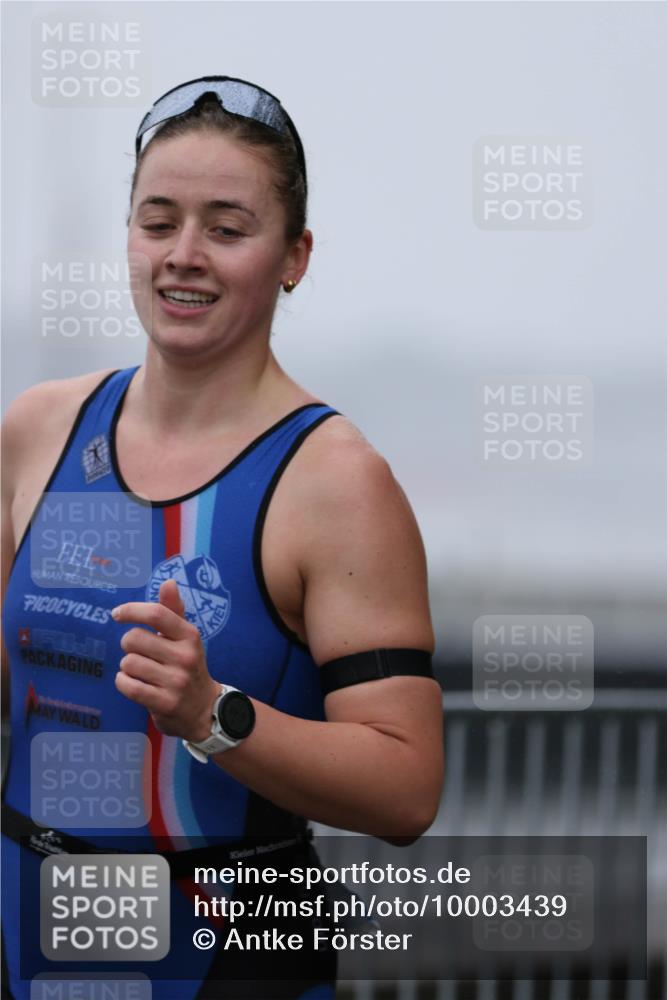 16.08.2026 - KN Förde Triathlon 2026 Antke Förster http://msf.ph/oto/10003439 16.08.2026 09:54:43 Laufen  meine-sportfotos.de