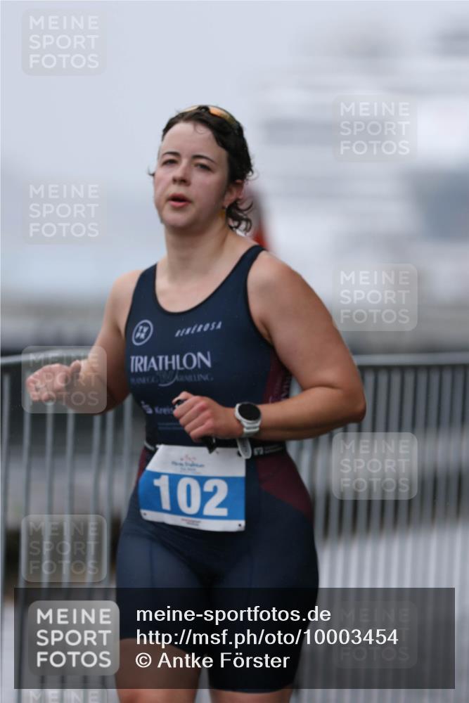 16.08.2026 - KN Förde Triathlon 2026 Antke Förster http://msf.ph/oto/10003454 16.08.2026 09:55:40 Laufen 102 meine-sportfotos.de