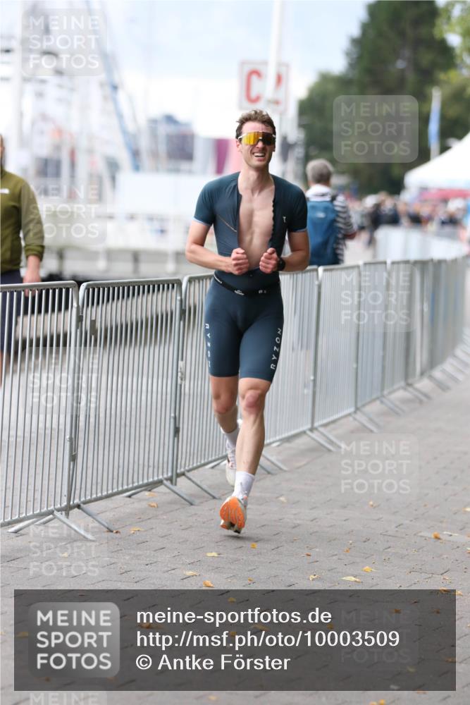 16.08.2026 - KN Förde Triathlon 2026 Antke Förster http://msf.ph/oto/10003509 16.08.2026 11:40:17 Laufen  meine-sportfotos.de