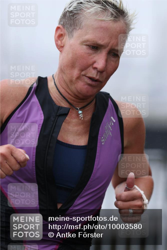 16.08.2026 - KN Förde Triathlon 2026 Antke Förster http://msf.ph/oto/10003580 16.08.2026 10:02:11 Laufen  meine-sportfotos.de