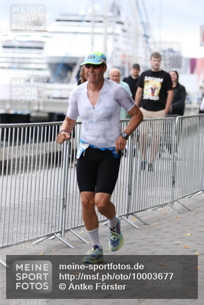 16.08.2026 - KN Förde Triathlon 2026 Antke Förster http://msf.ph/oto/10003677 16.08.2026 11:43:06 Laufen  meine-sportfotos.de