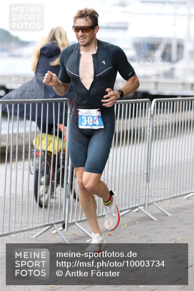 16.08.2026 - KN Förde Triathlon 2026 Antke Förster http://msf.ph/oto/10003734 16.08.2026 11:43:42 Laufen 304 meine-sportfotos.de